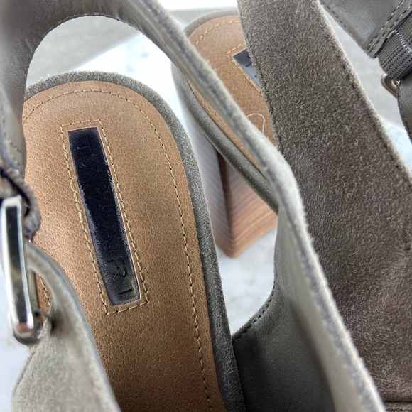 Tahari Adonna Heels Suede Slingback Bootie Pointed Toe Gray Taupe Size 8.5 - Picture 5 of 12